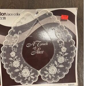 Vintage Talon A Touch of Lace White Floral Embroidered Collars 6905